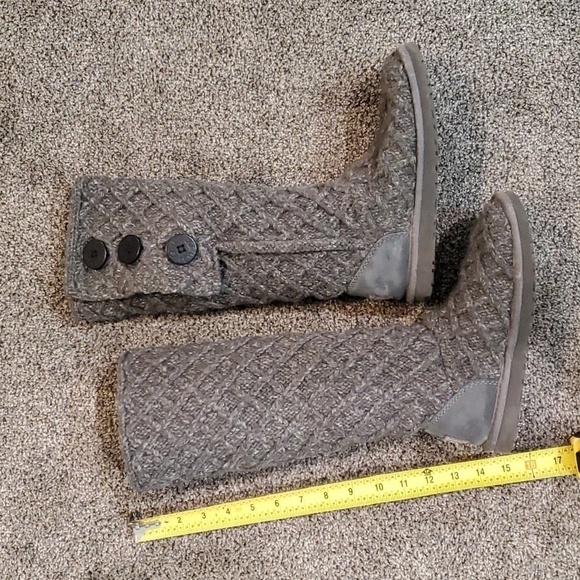 Ugg Australia Women Sweater Cardi 3 buttons Boots shoes sz 5 - Picture 6 of 9